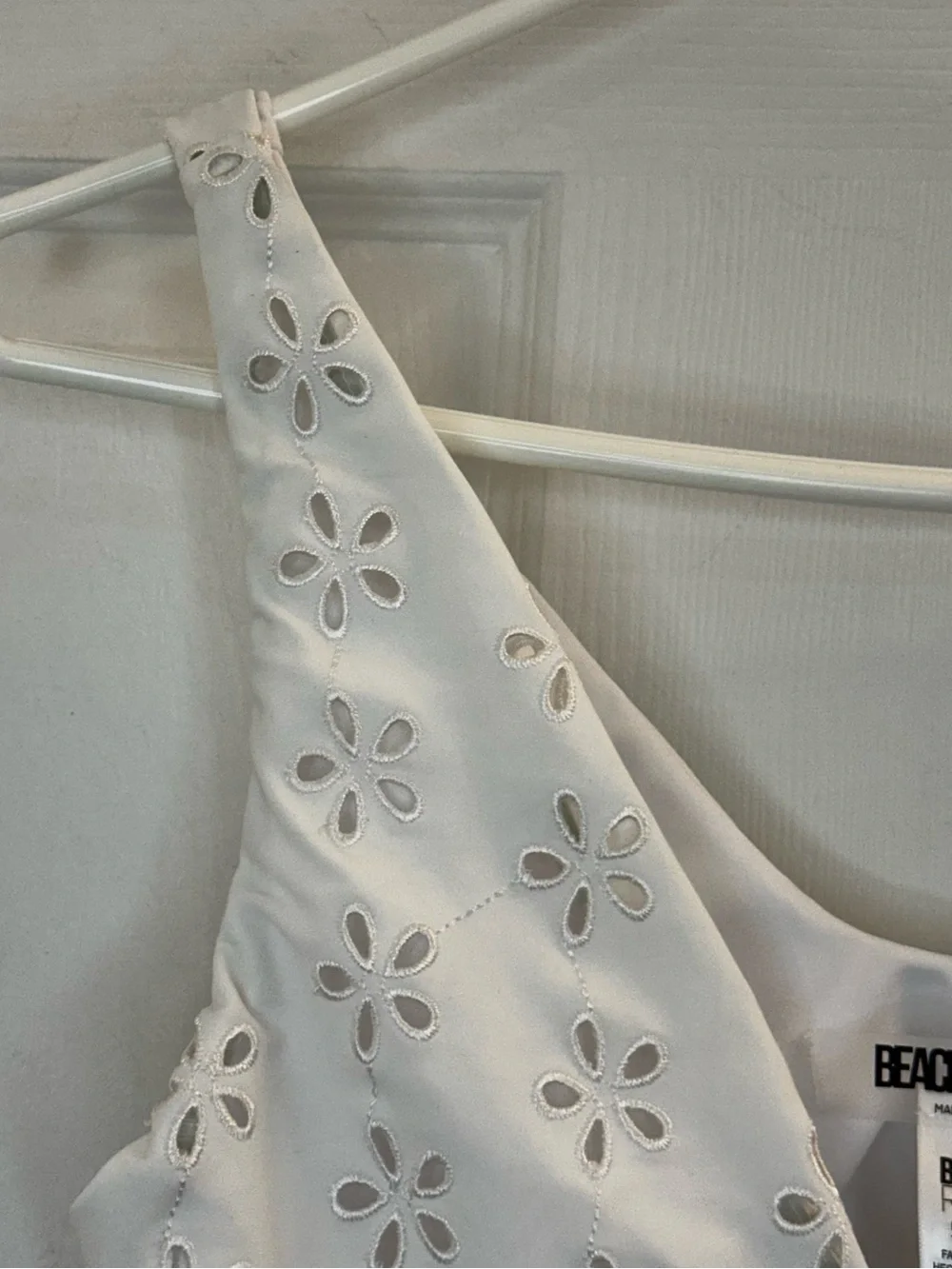 Beach Riot Dallas Top White Magnolia Eyelet Swim Bikini Top size medium